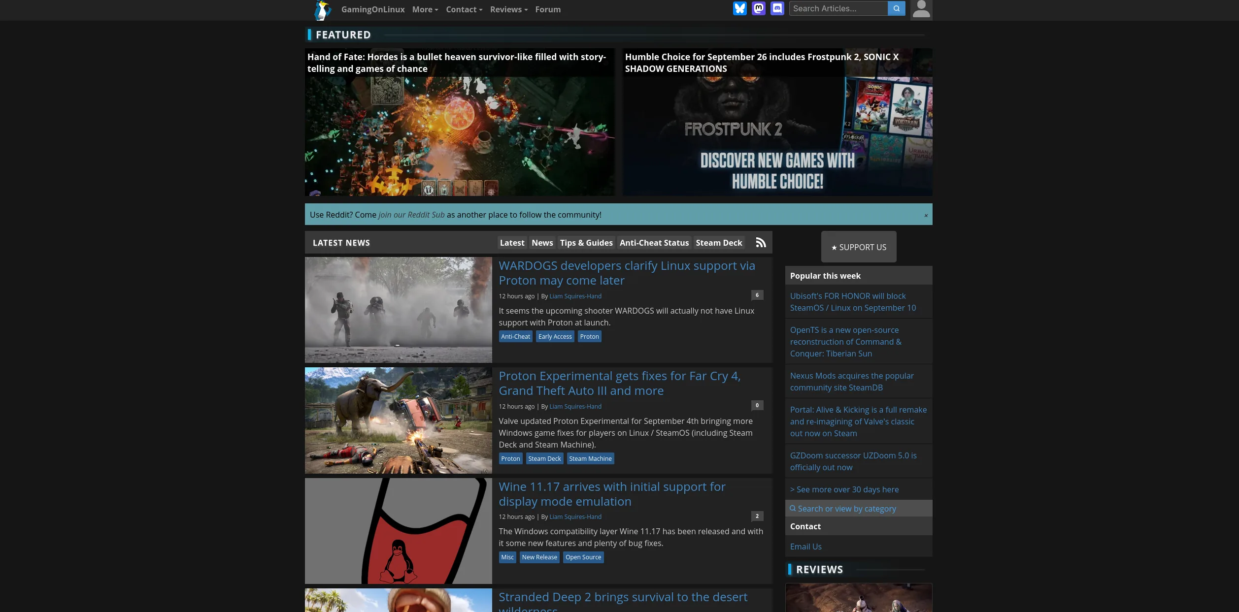 GamingOnLinux showing featured articles and the latest Linux gaming news.